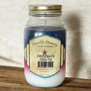 NWOT Doodle Dandy American as Apple Pie 25 oz Soy-Blend Jar Candle